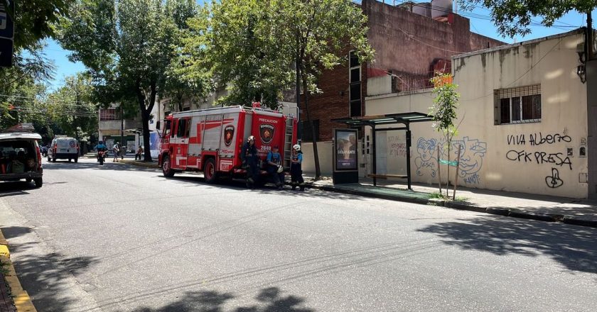 Un obrero herido por una explosión en una escuela porteña y desde UTE exigen saber si había medidas de seguridad: «Podría haber sido mucho más grave»