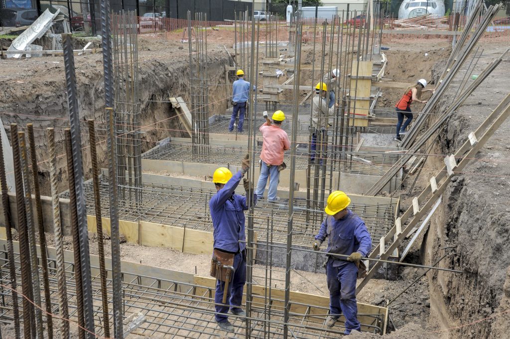 El empleo en la construcción ya lleva 17 meses consecutivos de crecimiento y se acerca a los 400.000 puestos de trabajo