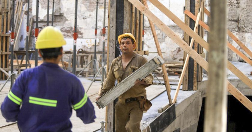 El empleo en la construcción ya lleva 17 meses consecutivos de crecimiento y se acerca a los 400.000 puestos de trabajo