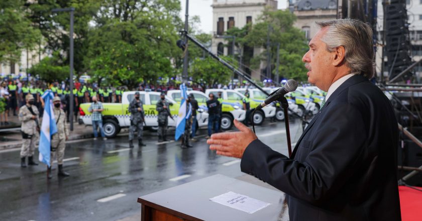 #EXCLUSIVO En medio de la disparada inflacionaria, Alberto analiza otorgar un bono generalizado para trabajadores y jubilados