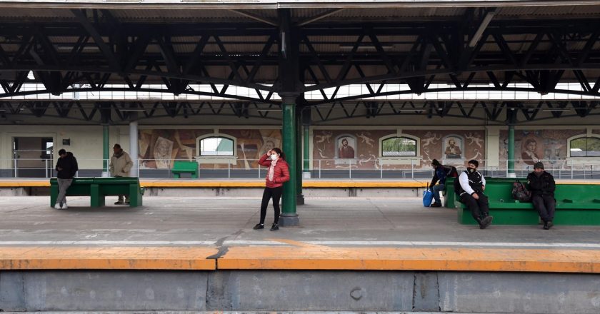 A días de relanzar su propia confederación de transporte, Maturano paralizó los trenes en todo el país por unas horas y demostró su poder de fuego