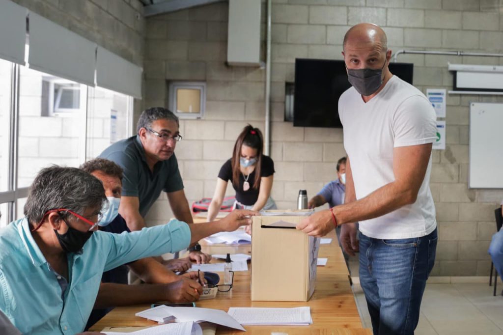 Se volvió a parar el recuento de votos en la elección del gremio de jerárquicos ferroportuarios y la oposición denunció al oficialismo por violentar una urna para tratar de revertir la derrota