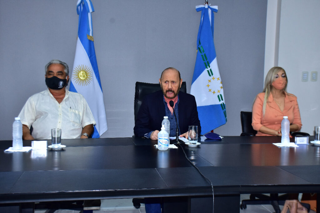 Insfrán se despega de la pauta oficial y anuncia un aumento del 50% para empleados públicos y jubilados de Formosa