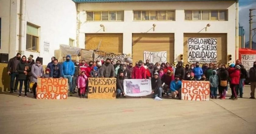 28 trabajadores de la electrónica Ambassador Fueguina llevan más de 2 años sin cobrar a la espera de un salvataje o de un inversionista