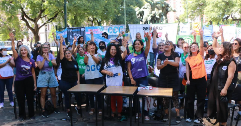 #8M Mujeres sindicalistas movilizan y reclaman: «La deuda es con nosotras y nosotres. Que la paguen quienes la fugaron»