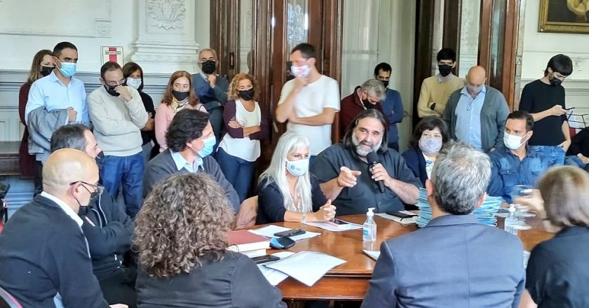 Kicillof acordó con Baradel la continuidad del Programa +ATR y la permanencia en sus empleos de 21.500 docentes