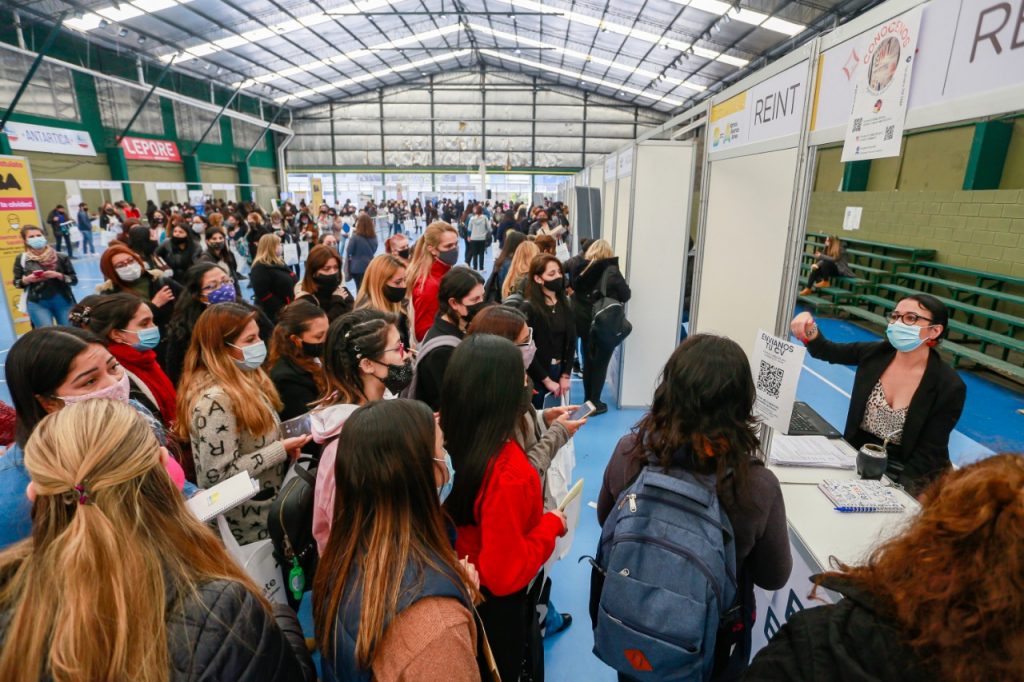 El Gobierno porteño inaugura hoy una Expo Empleo Barrial para ofertar 300 vacantes laborales exclusivas para mujeres