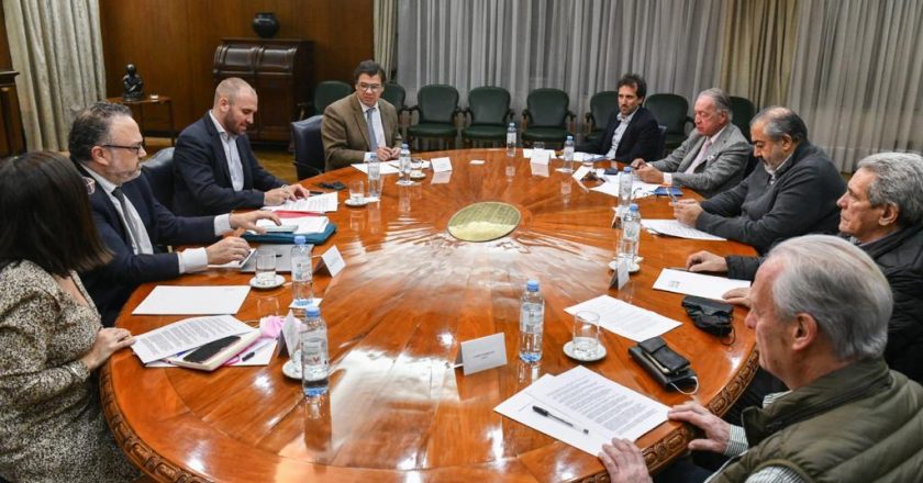 El Gobierno, la UIA y una CGT sin Pablo Moyano conforman una mesa de trabajo para coordinar acciones contra la inflación y abren la puerta al bono para trabajadores