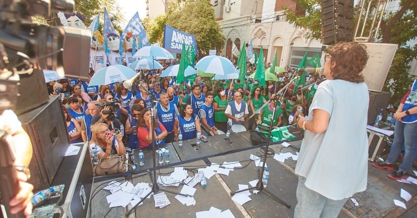 El Gobierno de Santa Fe evalúa mejoras en la oferta salarial a docentes para intentar evitar un nuevo paro de 48 horas