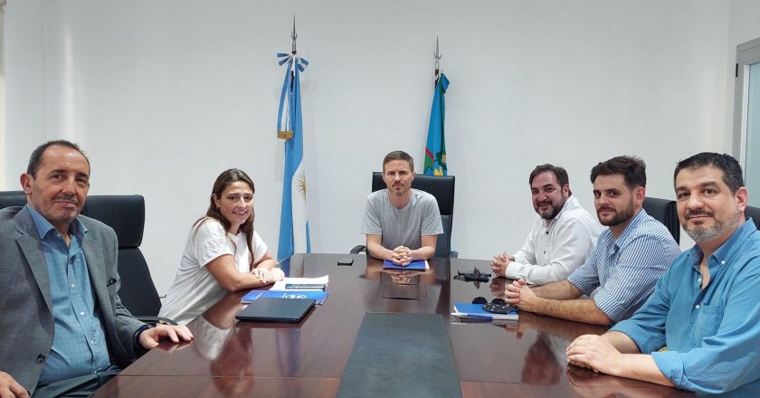 Gremios informáticos se reunieron con funcionarios de Kicillof para debatir la adhesión provincial a la Ley de Economía del Conocimiento