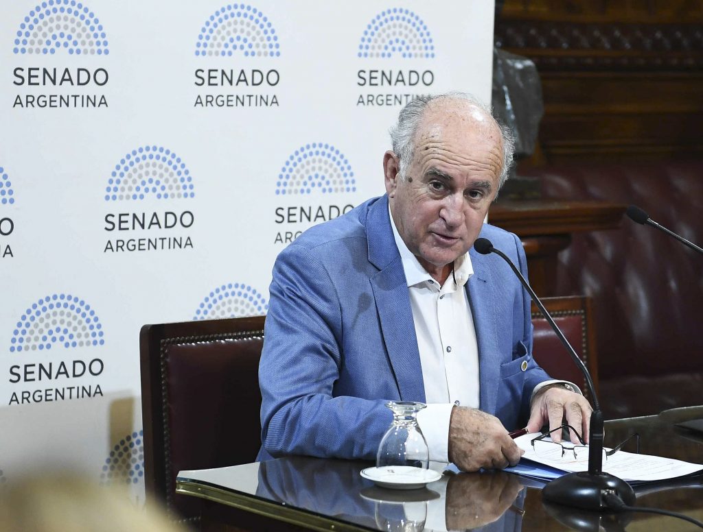 Duro mensaje del kirchnerismo tras el aumento de emergencia de CFK para legislativos: "Si piensan que van a solucionar los problemas salariales con los consejos de Funes de Rioja, a mal puerto vamos"