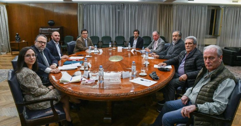 #EXCLUSIVO El Gobierno prepara la norma que prevé la apertura inmediata de todas las paritarias 2022