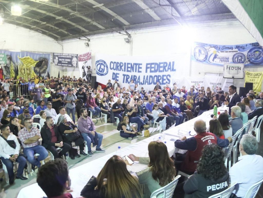 Correa asumió en la CGT regional Oeste flanqueado por Furlán, Axel Kicillof y Máximo Kirchner: "La unidad es para mejorar la calidad de vida del pueblo"