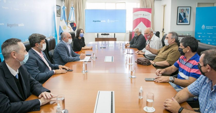 Luego de una «tensa» reunión con Guerrera, la Federación Marítimo Portuaria declaró el «estado de alerta» en el Puerto de Buenos Aires y en la Hidrovía