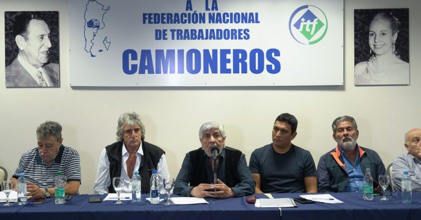 Amplio repudio sindical al proyecto de Juntos por el Cambio para quitarle la personería a Camioneros: «Quieren a los trabajadores sin derechos y sin organizaciones sindicales»