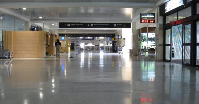 Aeronáuticos preparan asambleas para esta tarde en los aeropuertos AA2000 de todo el país