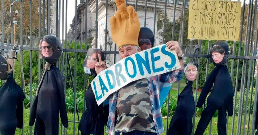 La CGT se refirió al «tractorazo»: «La legitimidad de cualquier protesta se pierde cuando el odio prevalece sobre el reclamo»