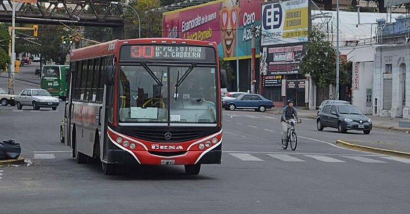 La UTA anunció una huelga de 48 horas de colectivos de corta y media distancia y amenaza con paralizar todo el interior del país