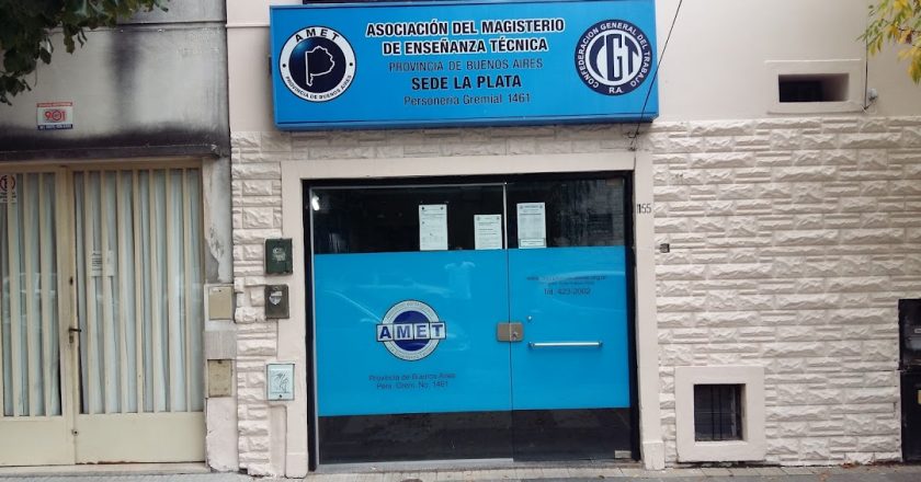 La oposición denunció irregularidades en el proceso electoral y la Justicia frenó la toma de posesión de la nueva conducción del gremio de docentes técnicos AMET