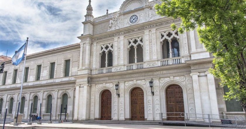 La Universidad Nacional del Litoral también aprobó el cupo laboral trans y no binarias