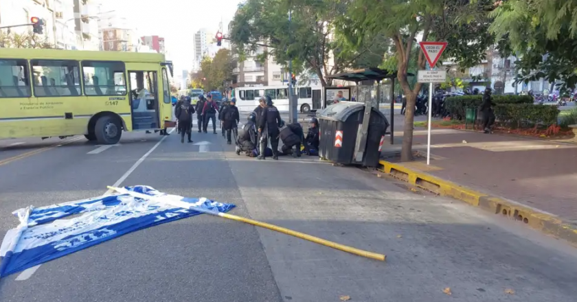 Cartoneros en la UTEP movilizan tras la represión y detención por la policía de Larreta de 13 cartoneros que hacían reclamos salariales