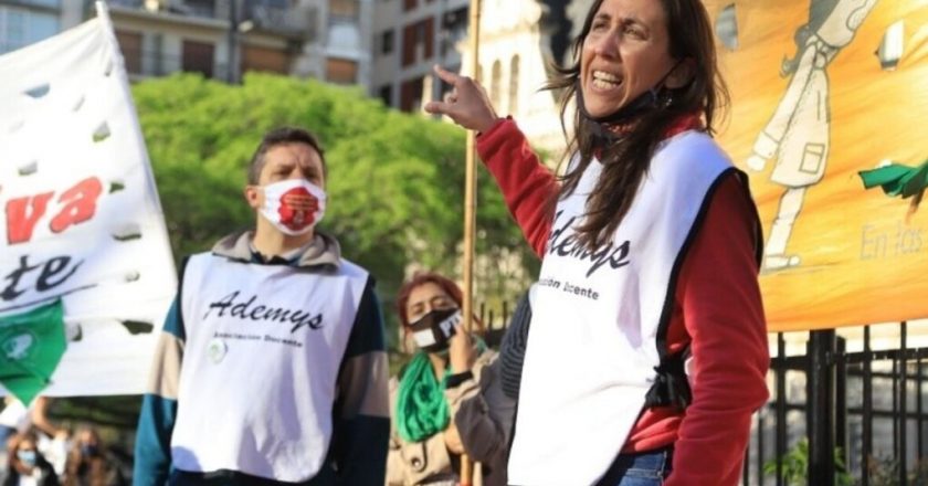 Los docentes porteños de Ademys realizan un paro general con movilización a la Legislatura y a la Unicaba por un «aumento que se equipare con el costo de la canasta familiar»