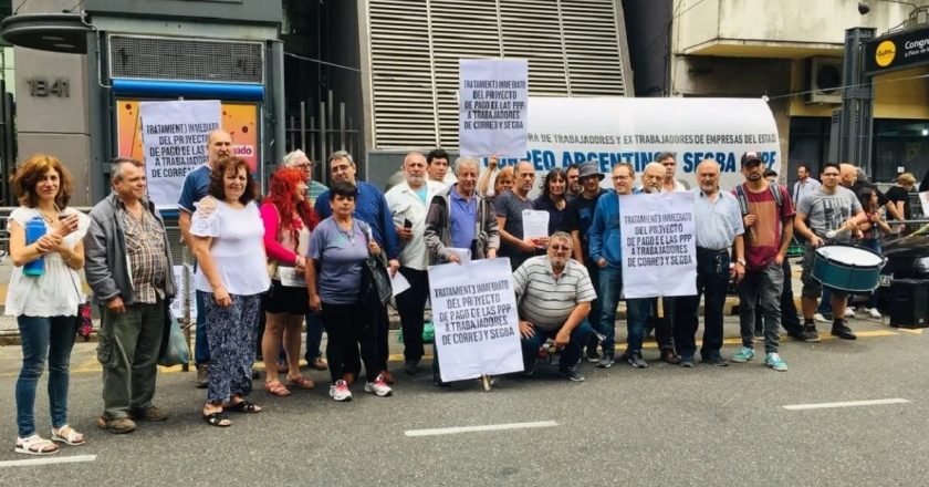 Ex trabajadores de SEGBA rechazaron el plan del Gobierno para privatizar la empresa de energía, Transener