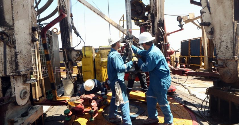 Petroleros pidieron dejar de pagar Ganancias y un bono de fin de año y advirtieron que no pueden «garantizar la paz social con estas condiciones salariales»