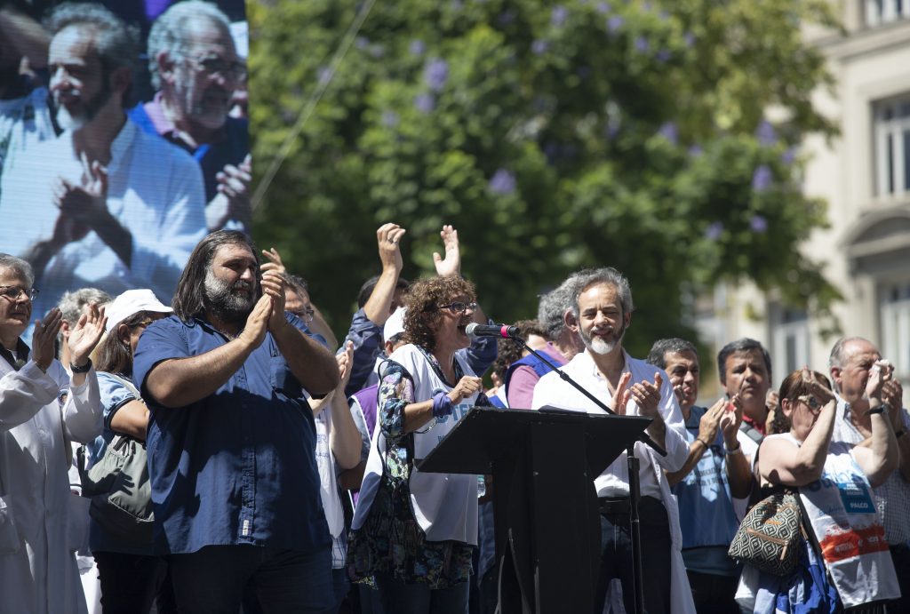 En la revisión salarial, los docentes pidieron que se reabra la Paritaria Nacional y que el aumento se ubique por sobre los 60 puntos