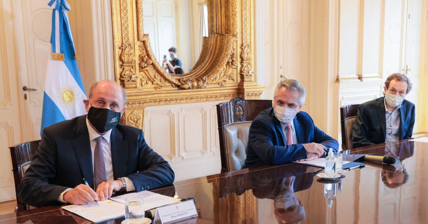 «No hay margen para reabrir las discusiones paritarias» le contestó Perotti a los gremios santafesinos