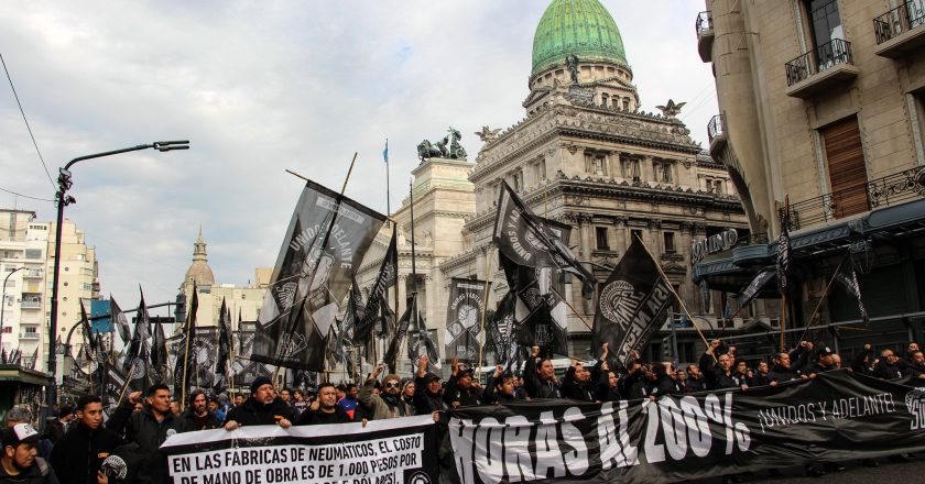 #LaGuerraDelNeumático no cede y hoy el gremio vuelve a paralizar las plantas para reclamar horas extra al 200%