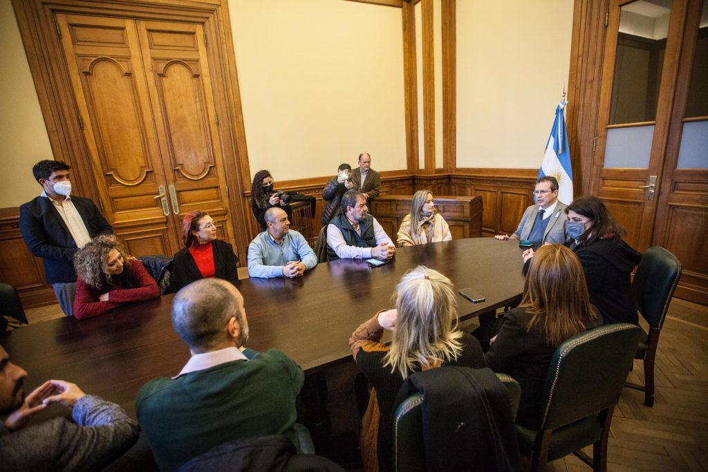 #Estatales Firman un nuevo convenio colectivo para el personal de los elencos estables de orquestas, coros y ballets