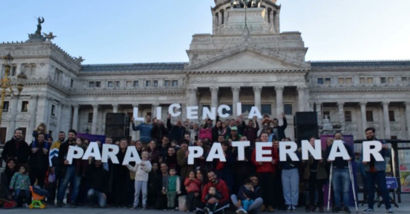 #DíaDelPadre Realizaron un festival en el Congreso para exigir la ampliación de las licencias por paternidad