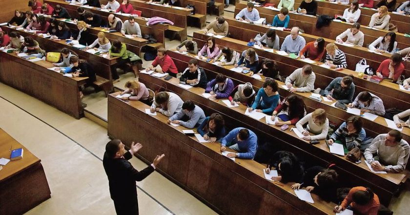 Conadu Histórica rechazó la propuesta salarial del Gobierno para docentes universitarios y llamó a un paro de 48 horas
