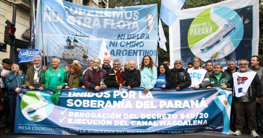 Con la participación de todas las centrales obreras, se realizó una caravana en defensa de la soberanía del Río Paraná y para reclamar la apertura del Canal Magdalena