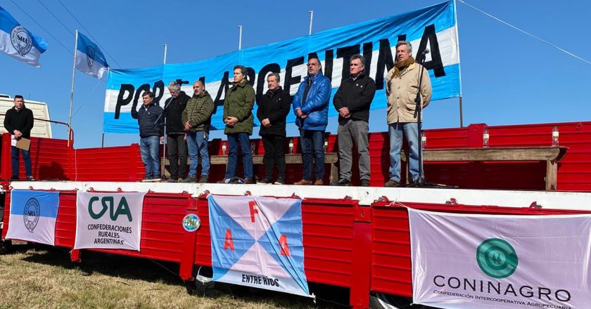 Malestar en el gremio de peones rurales con la Mesa de Enlace: «Tienen Ganancias récord pero quieren trabajadores pobres»