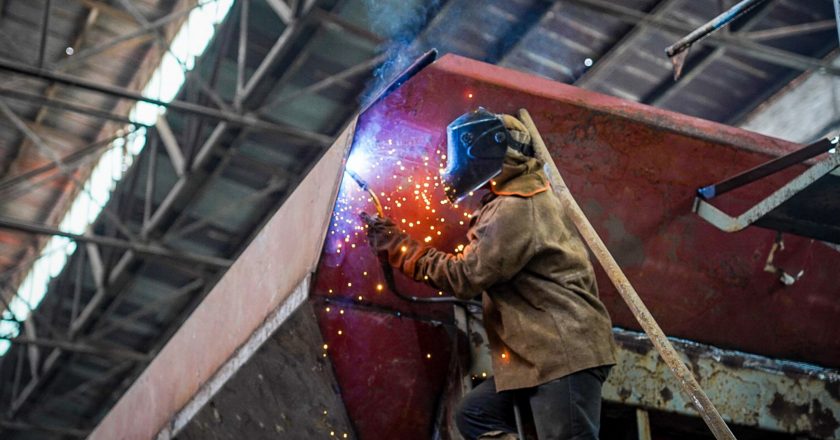 Homenaje a Mario Meoni en los talleres ferroviarios de Junín