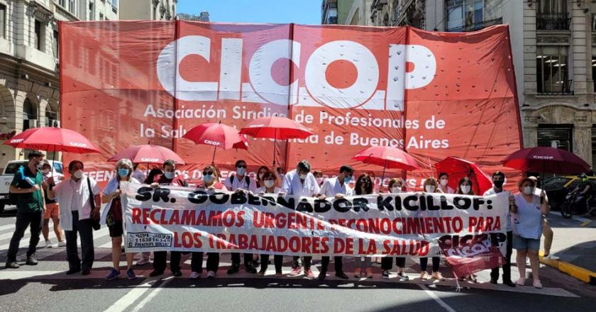 Se suman los médicos al pedido y se redobla la presión sobre Kicillof para que reabra las paritarias bonaerenses