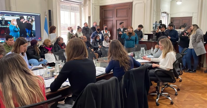 Docentes reclamaron en la Legislatura porteña más inversión en educación: «El 20% de las escuelas públicas de la ciudad tiene problemas graves de infraestructura»