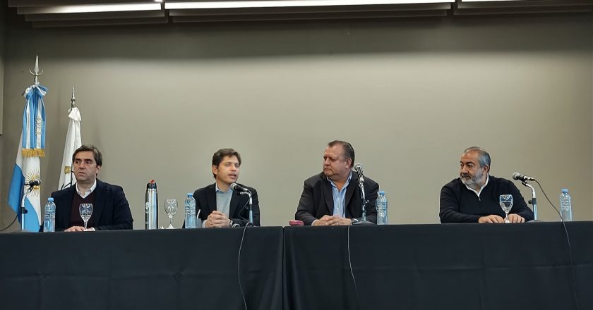 Flanqueado por Héctor Daer y Axel Kicillof, Pablo Biró asumió un nuevo mandato al frente del, ahora unificado, gremio de pilotos