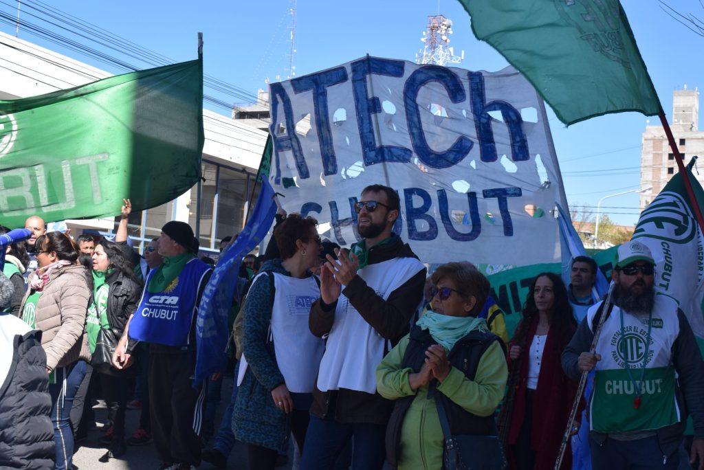 Parcial reinicio de las clases en Chubut por un paro de 48 horas de los docentes en reclamo de mejoras salariales