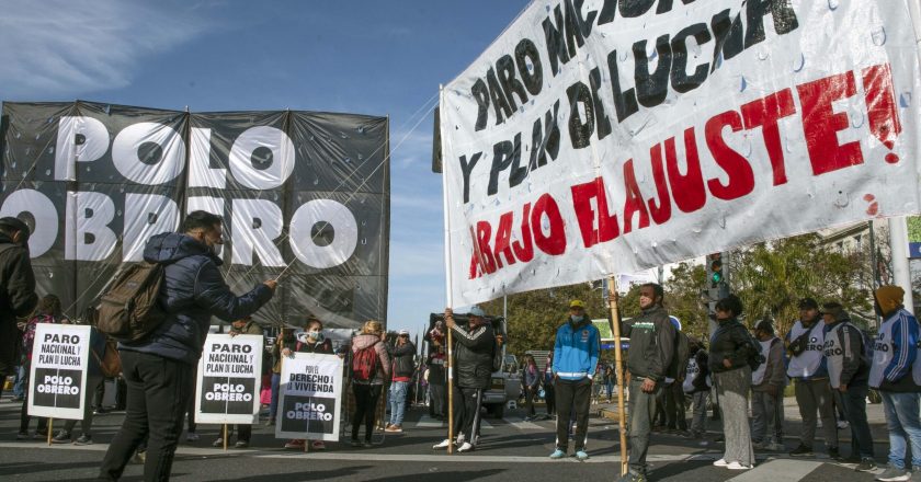 La izquierda vuelve a las calles con un reclamo a dos bandas: un salario mínimo de 110 mil pesos y un paro general