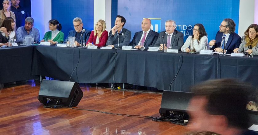 Pablo Moyano fue a la reunión del PJ Nacional y ratificó que el movimiento obrero va a «acompañar todas las medidas que se resuelvan» para defender a CFK
