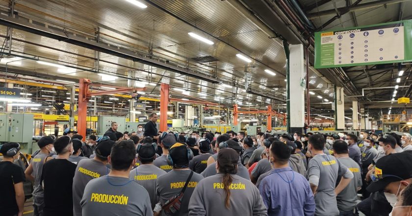 La Guerra Del Neumático toma vuelo regional y las centrales sindicales de Brasil respaldaron a los trabajadores del neumático en medio de sus 15 días de huelga
