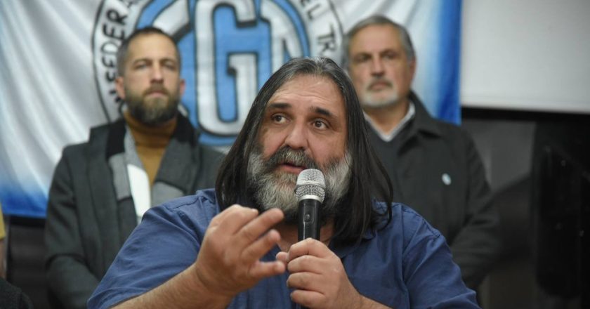 Baradel se mostró de acuerdo con un aumento de suma fija y aseguró: «No vamos a permitirles a los formadores de precios que sigan desestabilizando al Gobierno»