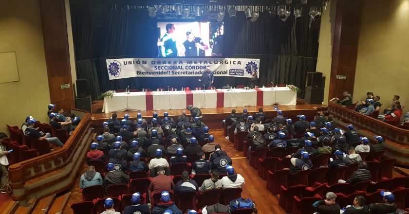 Frente a 400 delegados de la UOM, Abel Furlán pidió «suma fija y paritarias libres, las dos a la vez»