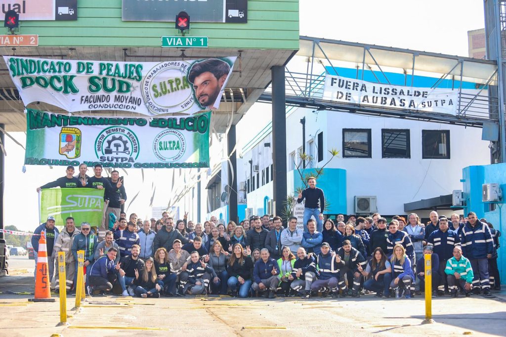 Sin respuestas por el plan de reconversión de la actividad, los trabajadores de peajes levantan barreras paro por tiempo indeterminado en AUBA y en el Sistema Vial Integrado del Atlántico