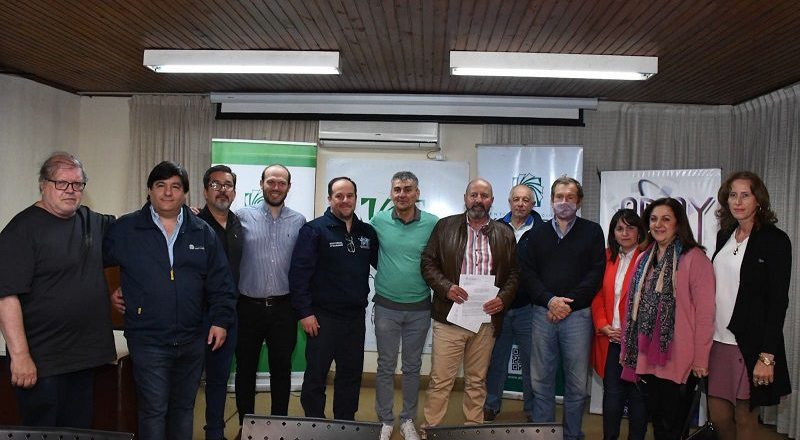 Por primera vez un gremio argentino firmó un convenio colectivo laboral con el Ente Binacional Yacyretá