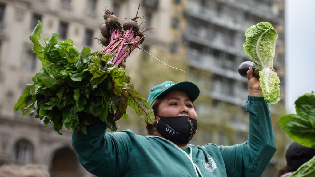 Gremio de campesinos realizará otro "verdurazo" y donará 20 mil kilos de alimentos para reclamar la sanción del paquete de medidas denominado "el campo que alimenta"