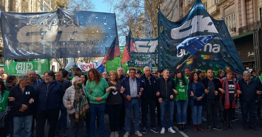 ATE lanzó un ultimátum y pidió un adelanto de la revisión paritaria de los estatales mientras proyecta medidas de fuerza para este mes